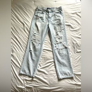 light wash mom jeans (skater)